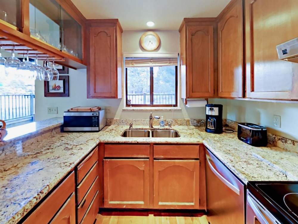 Group Getaways Holiday Home 4030 Image 13